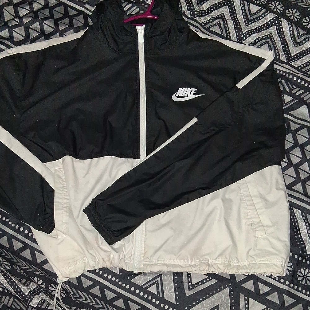 Nike Black and Cream Windbreaker Jacket